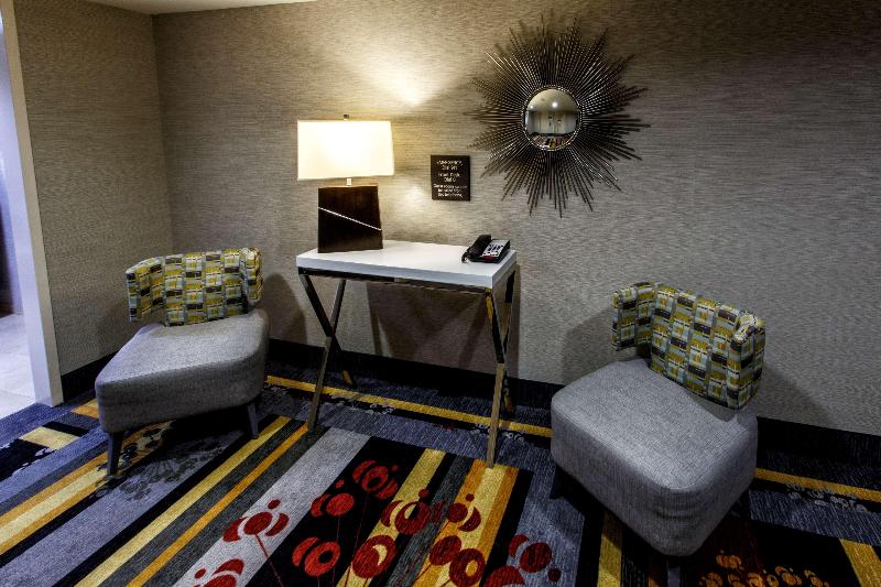 Hampton Inn & Suites Staten Island - Lobi