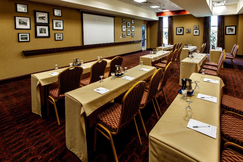 Hampton Inn & Suites Staten Island - Toplantı