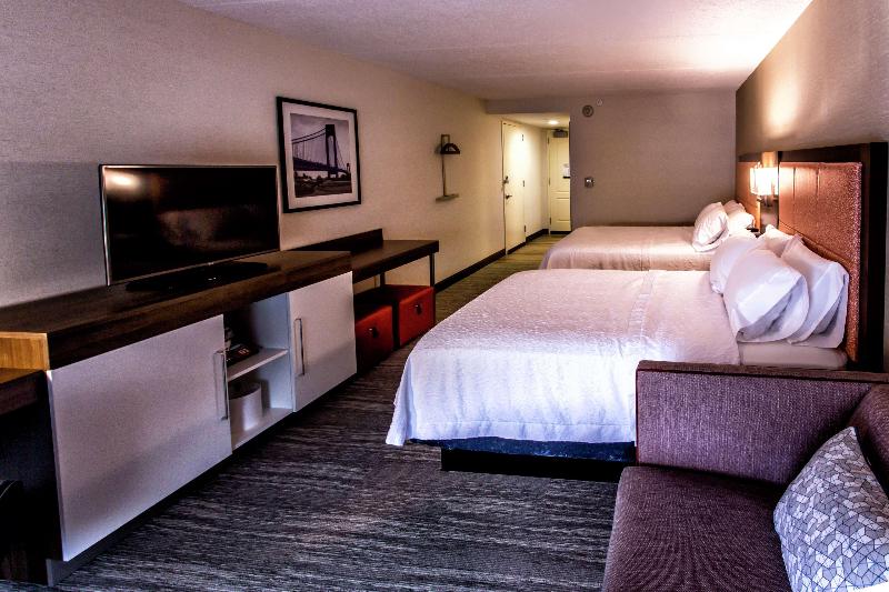 Hampton Inn & Suites Staten Island - Oda