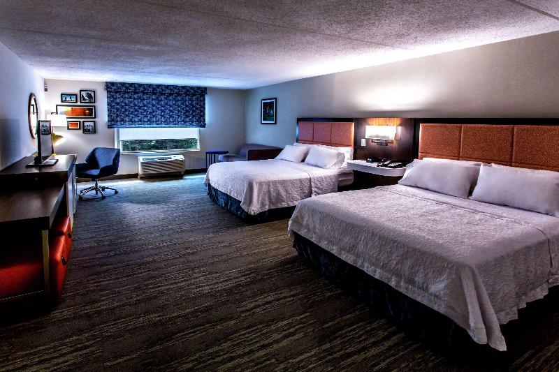 Hampton Inn & Suites Staten Island - Oda