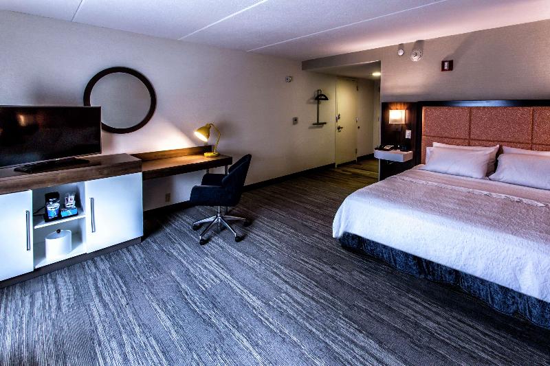Hampton Inn & Suites Staten Island - Oda