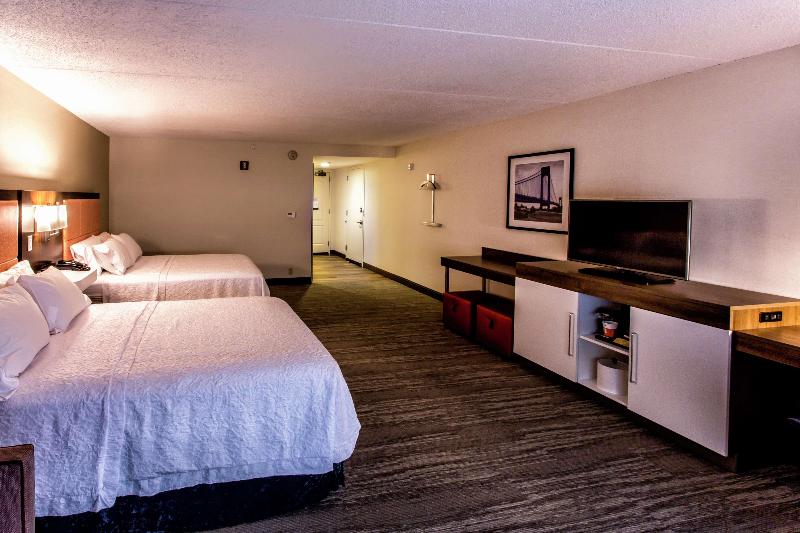 Hampton Inn & Suites Staten Island - Oda