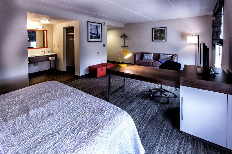 Hampton Inn & Suites Staten Island - Oda