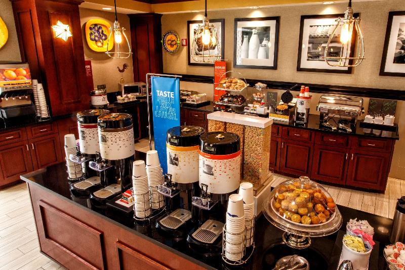 Hampton Inn & Suites Staten Island - Restoran