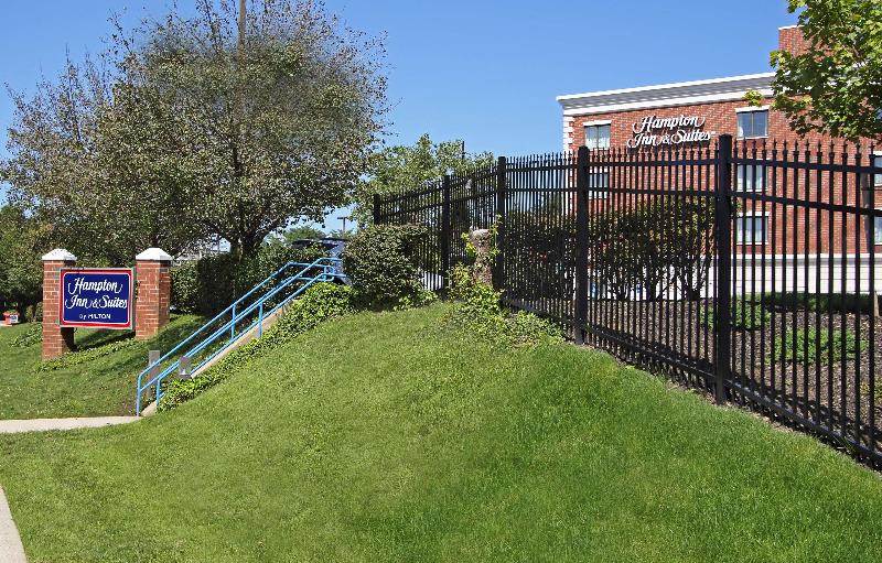 Hampton Inn & Suites Rockville Centre - Genel