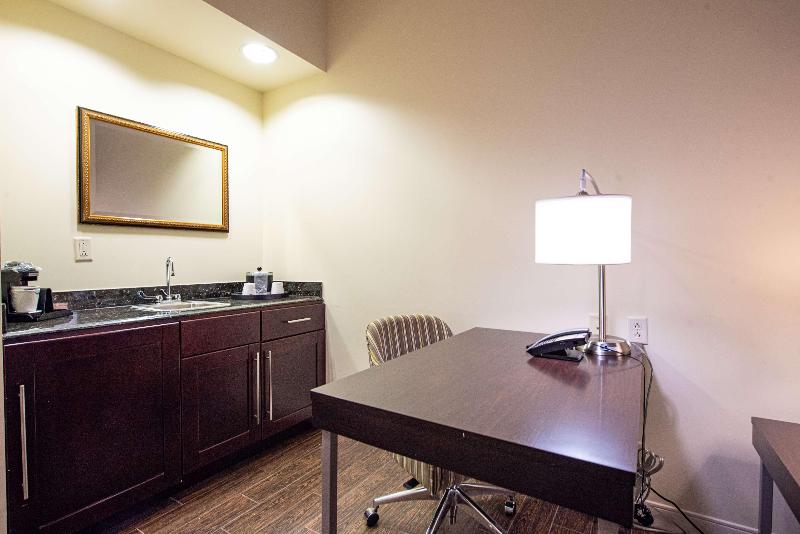 Hampton Inn & Suites Rockville Centre - Oda