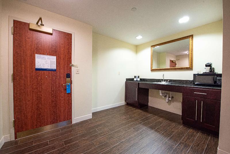 Hampton Inn & Suites Rockville Centre - Oda
