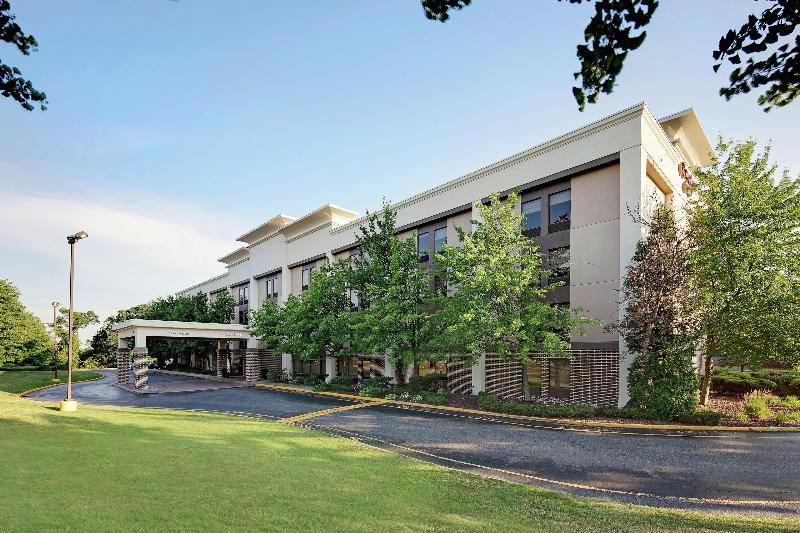 Hampton Inn Long Island/Islandia - Genel