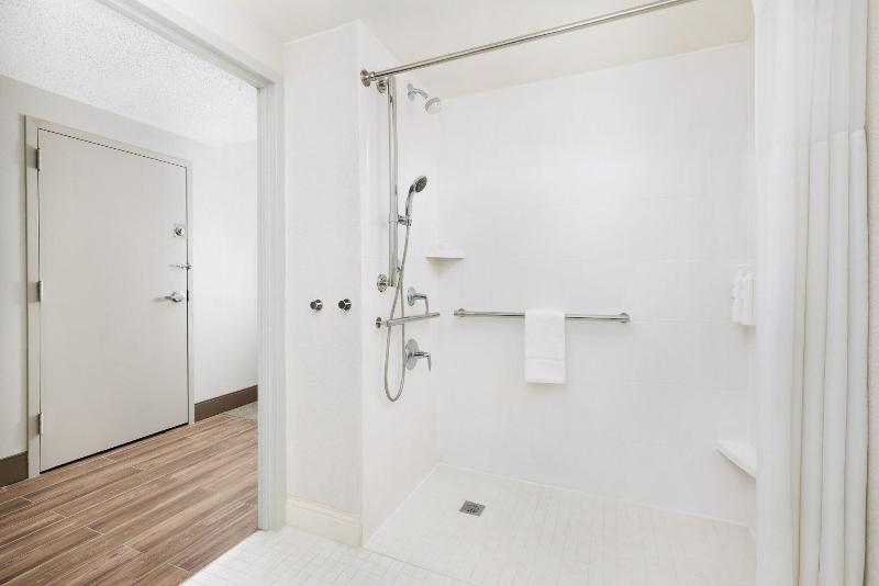 Hampton Inn Long Island/Islandia - Oda