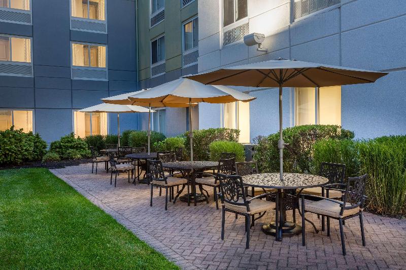 Hilton Garden Inn Islip MacArthur Airport - Genel