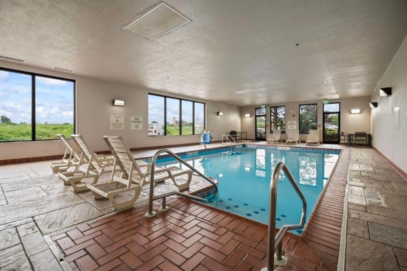 Hampton Inn Ridgefield Park - Havuz