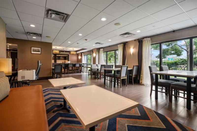 Hampton Inn Ridgefield Park - Restoran