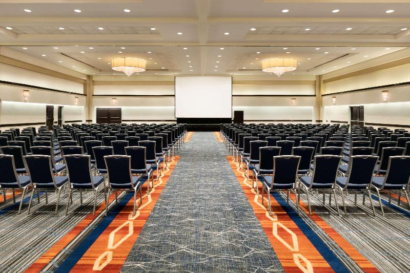 Hilton Long Island/Huntington - Genel