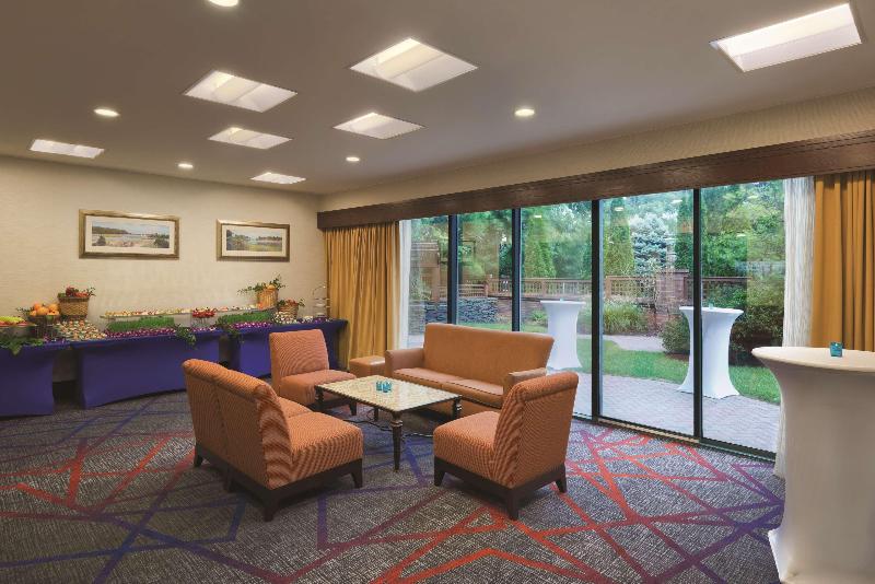 Hilton Long Island/Huntington - Genel
