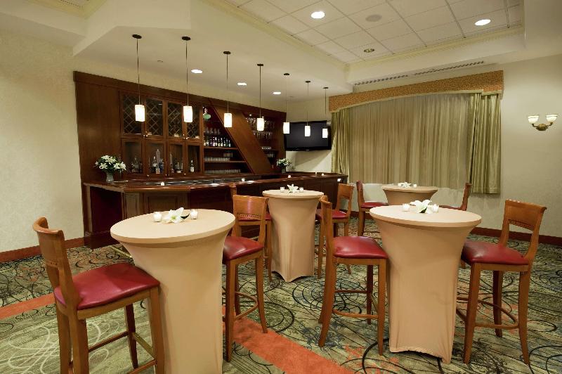 Homewood Suites by Hilton East Rutherford - Meadow - Bar