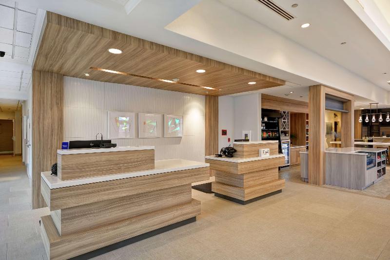 Hilton Garden Inn Ridgefield Park - Lobi