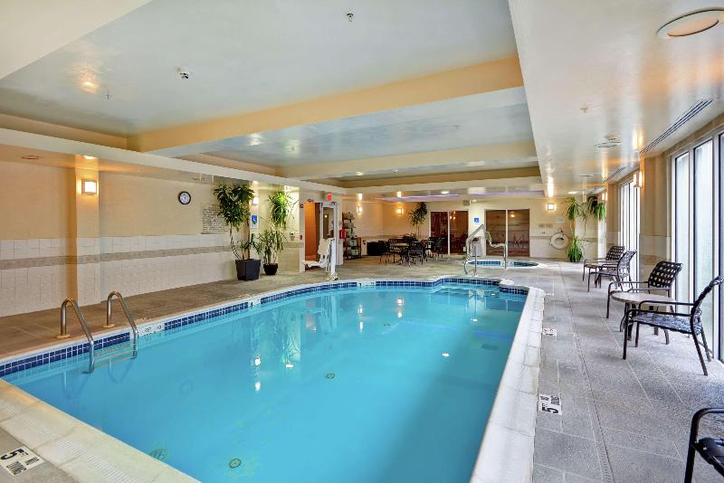 Hilton Garden Inn Ridgefield Park - Havuz