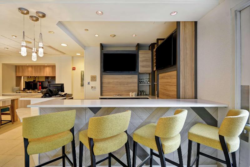 Hilton Garden Inn Ridgefield Park - Restoran