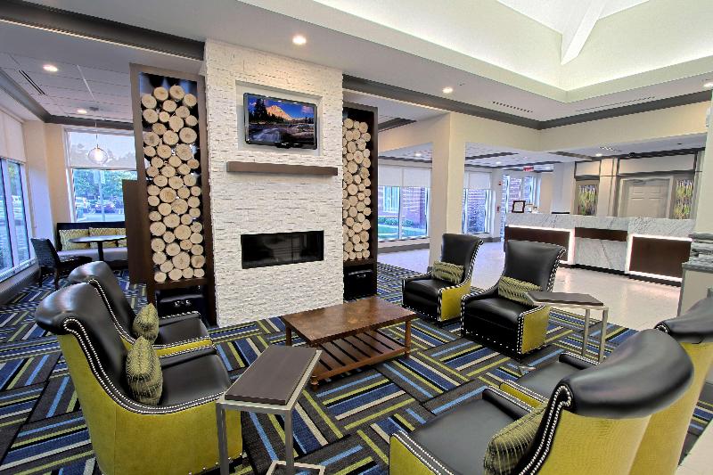 Hilton Garden Inn Westbury - Lobi