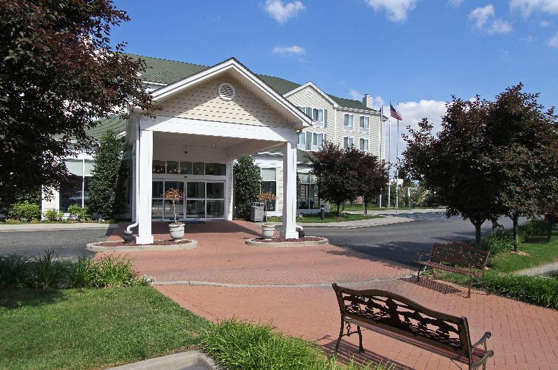 Hilton Garden Inn Westbury - Genel