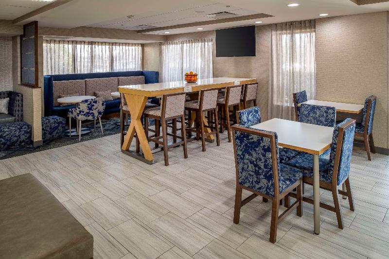 Hampton Inn Long Island/Commack - Lobi