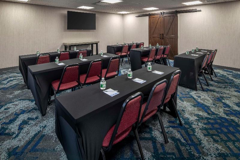 Hampton Inn Long Island/Commack - Toplantı