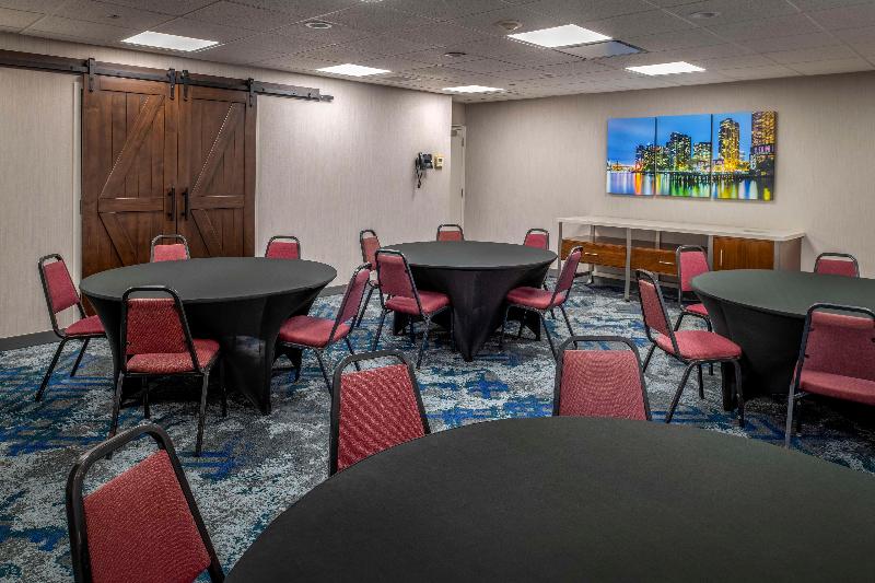 Hampton Inn Long Island/Commack - Toplantı