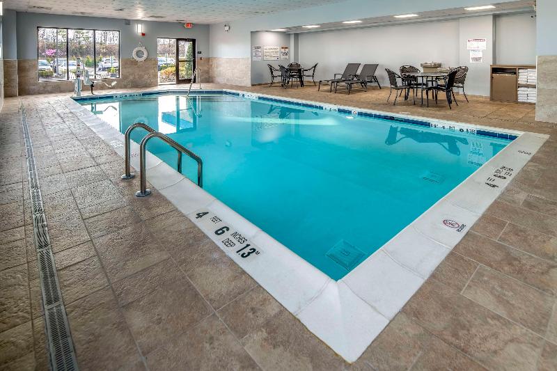 Hampton Inn Long Island/Commack - Havuz