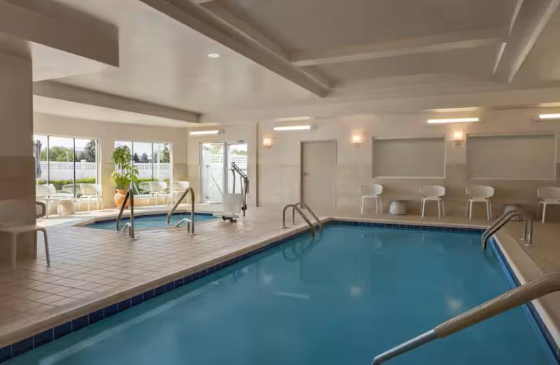 Hilton Garden Inn Riverhead - Havuz