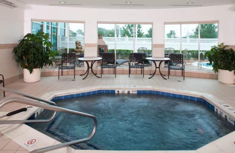 Hilton Garden Inn Riverhead - Havuz