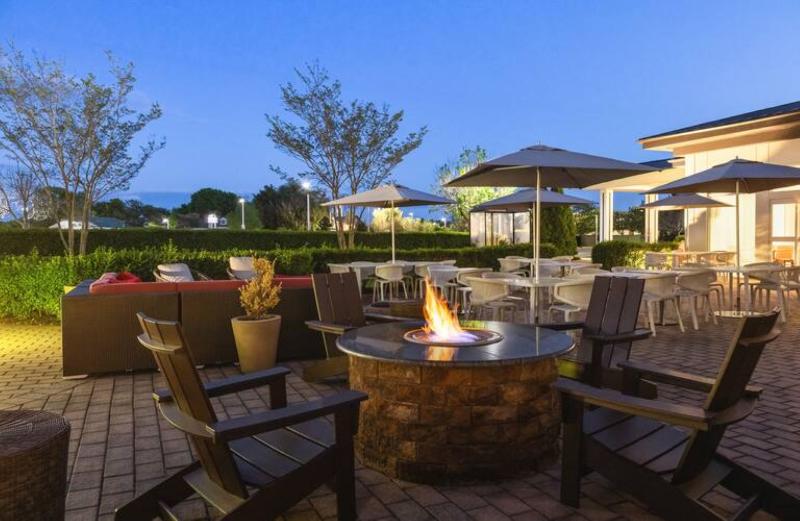Hilton Garden Inn Riverhead - Teras