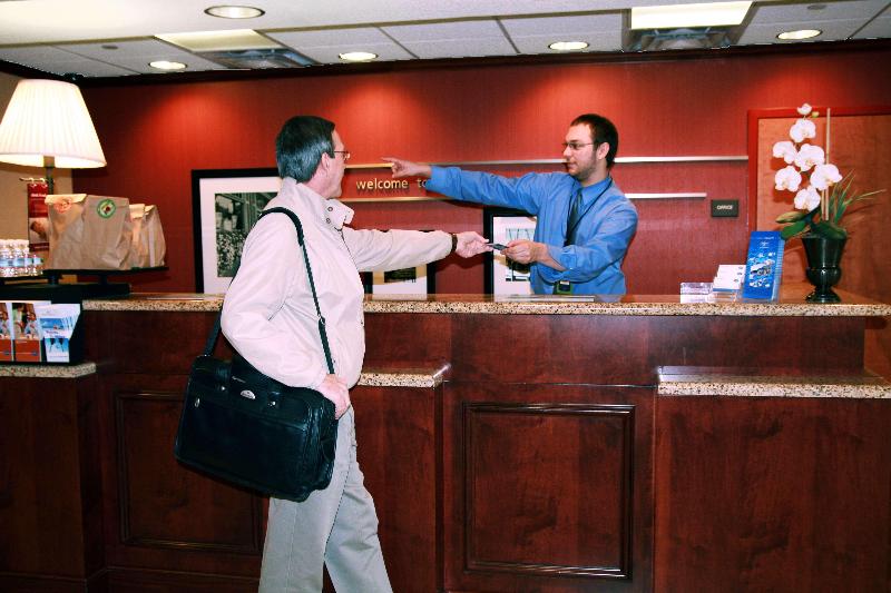 Hampton Inn Nanuet - Lobi