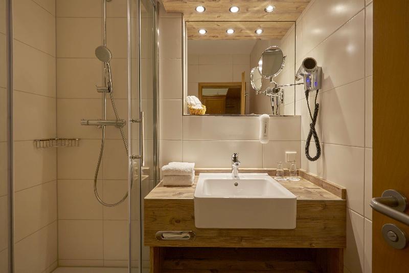 Hyperion H+ Hotel Alpina Garmisch Partenkirchen - Oda