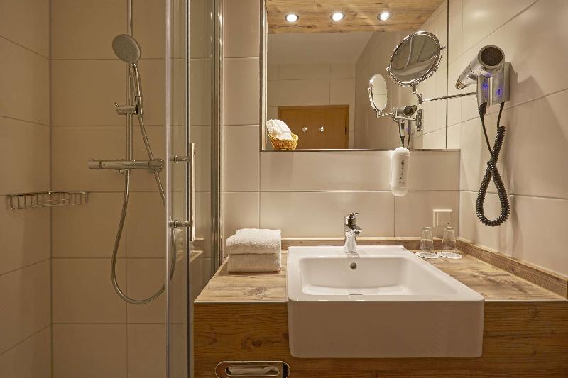 Hyperion H+ Hotel Alpina Garmisch Partenkirchen - Oda