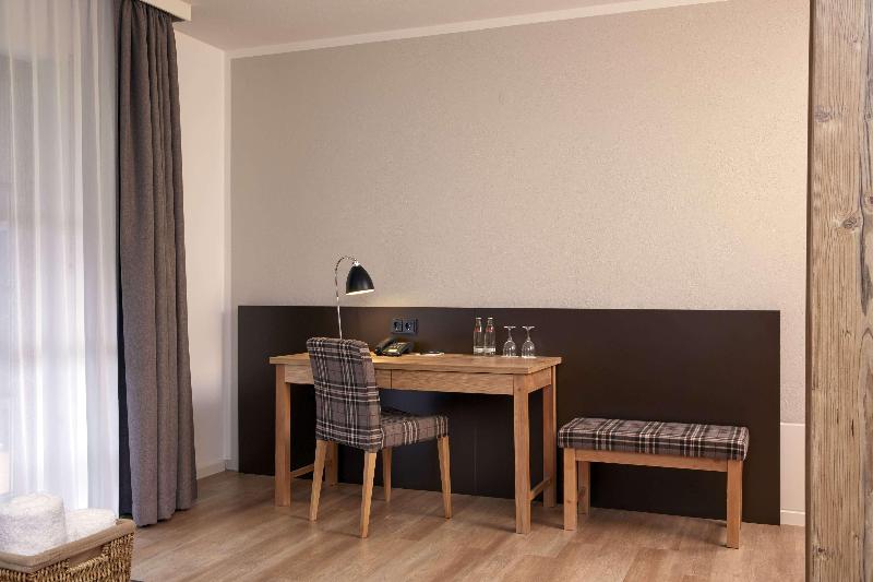 Hyperion H+ Hotel Alpina Garmisch Partenkirchen - Oda