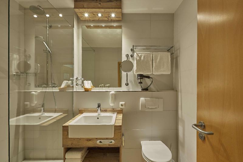 Hyperion H+ Hotel Alpina Garmisch Partenkirchen - Oda