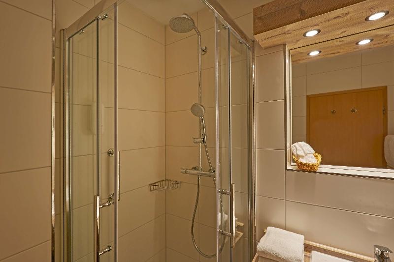 Hyperion H+ Hotel Alpina Garmisch Partenkirchen - Oda