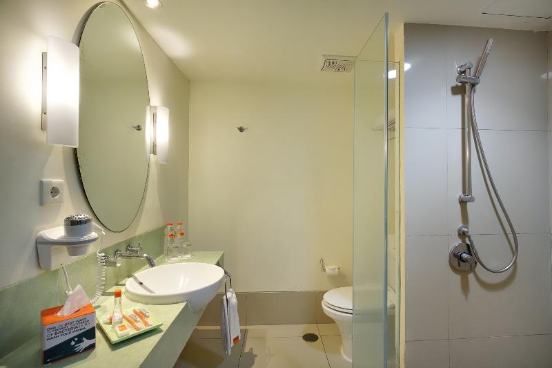 Harris Hotel & Residences Sunset Road - Oda