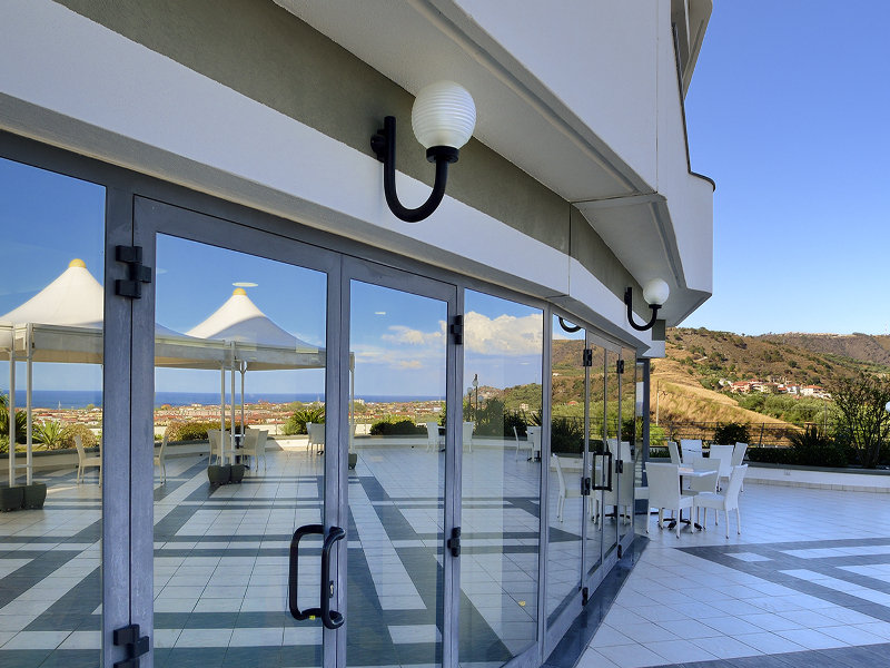 Mirabeau Park Hotel