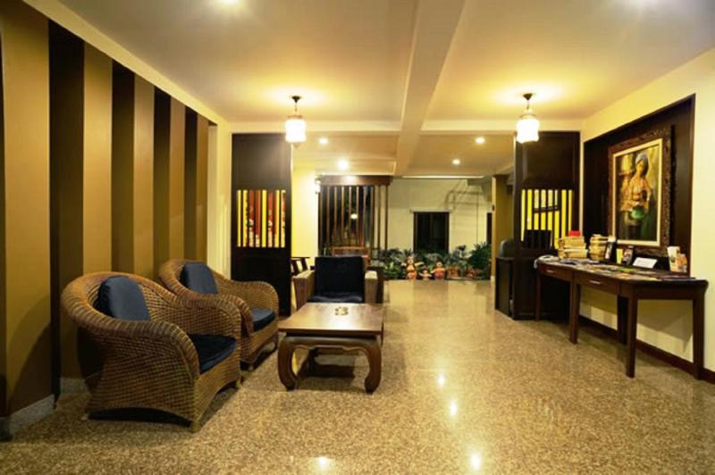 Kamala Beach Front Apartment - Lobi