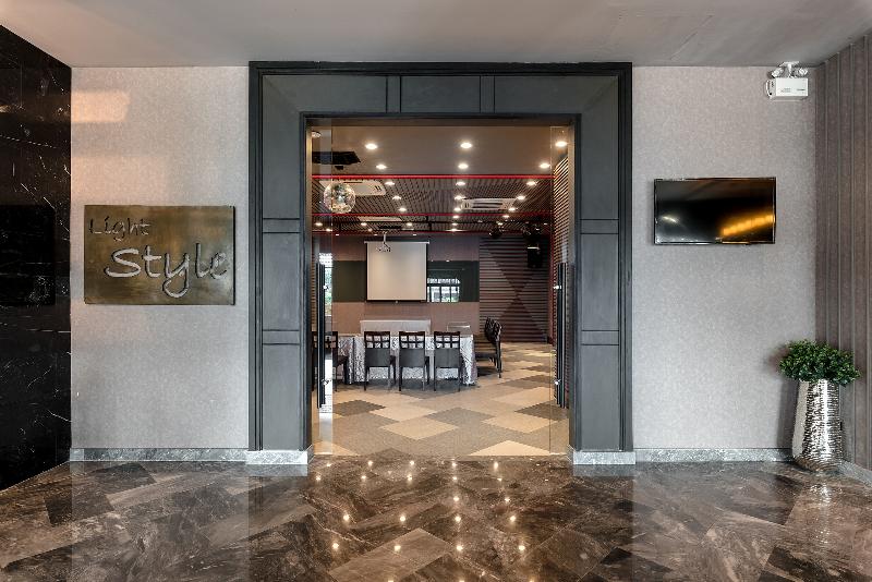 Hinn - Namm  Hotel - Toplantı