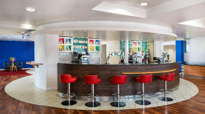 Park Inn by Radisson Birmingham Walsall - Bar