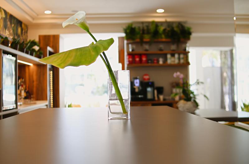Select Suites & Spa - Bar