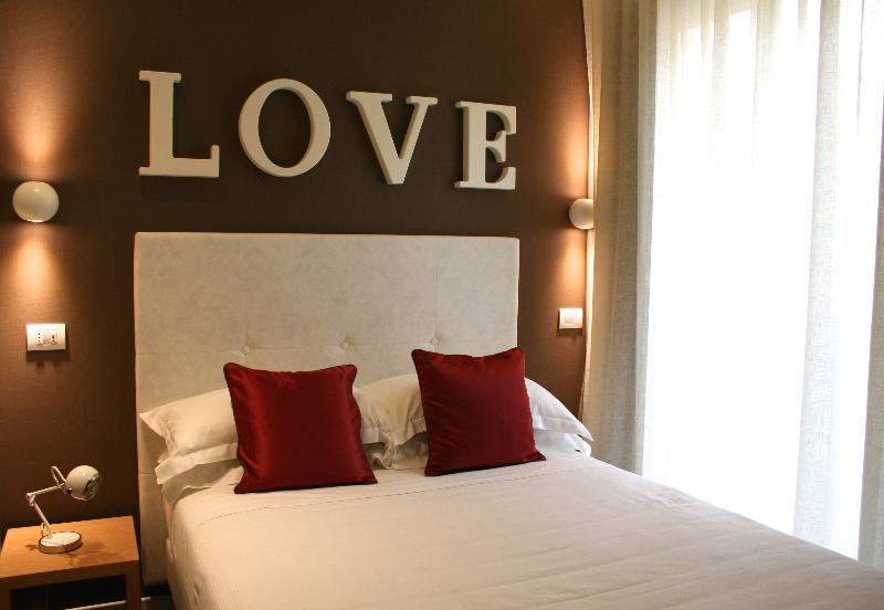 Select Suites & Spa - Oda