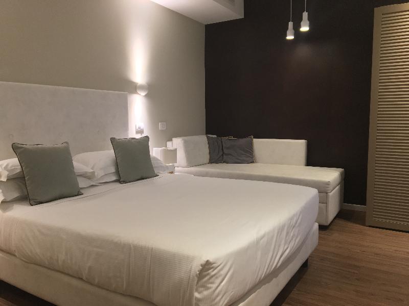 Select Suites & Spa - Oda