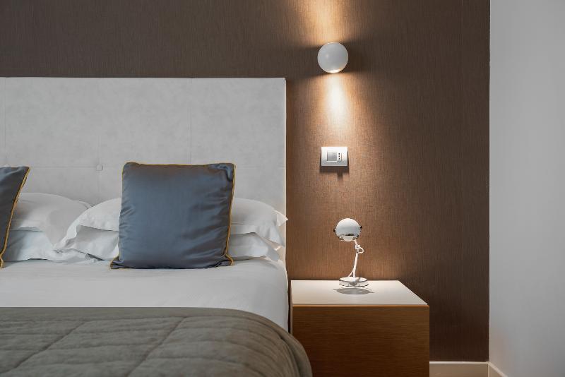 Select Suites & Spa - Oda