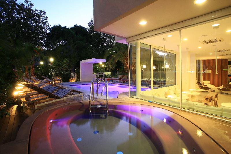Select Suites & Spa - Havuz
