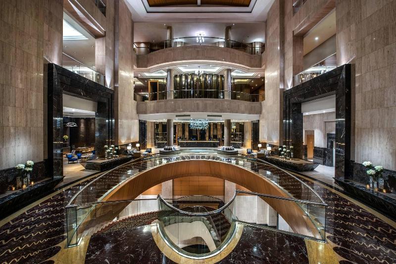 The Ritz-Carlton Jakarta, Mega Kuningan - Lobi