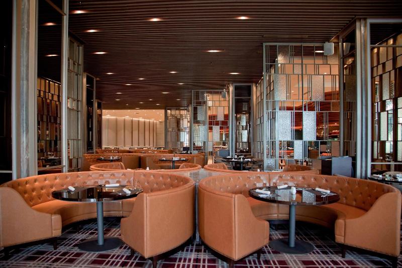 The Ritz-Carlton Jakarta, Mega Kuningan - Restoran