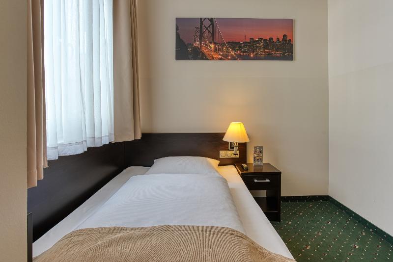 Titanic Comfort Kurfuerstendamm - Oda